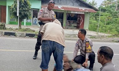 Bhabinkamtibmas-Polresta-Kupang-Kota-Sigap-Tangani-Laka-Tunggal,-Korban-Dievakuasi-ke-Rumah-Sakit.