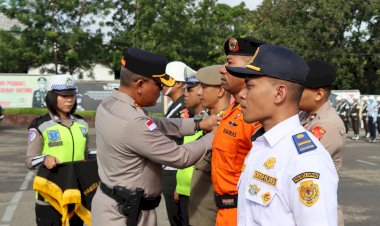 Apel-Gelar-Pasukan-Ops-Ketupat-2026,-Kapolresta-Kupang-Kota:-Siap-Wujudkan-Mudik-Aman-dan-Nyaman.
