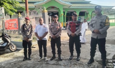 Berikan-Rasa-Aman-di-Hari-Idul-Fitri,-Polresta-Kupang-Kota-Terjunkan-Personel-Pengamanan-Shalat-Ied.