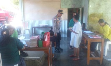 Kapolsek-Maulafa-Tinjau-Posyandu-BTN-Dua,-Beri-Motivasi-Kader-hingga-Pengecekan-Langsung-MBG.