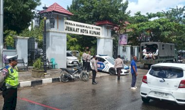 Polresta-Kupang-Kota-Kawal-Prosesi-Obor-Perdamaian-Menuju-Kabupaten-Rote-Ndao