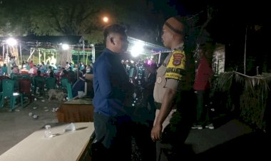 Humanis-dan-Persuasif,-Bhabinkamtibmas-Batuplat-Tertibkan-Musik-di-Resepsi-Warga.