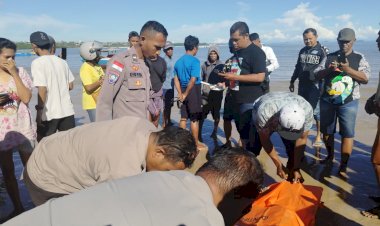 Polsek-Kota-Lama-Olah-TKP-Penemuan-Mayat-di-Pantai-Wisata-Oesapa-dan-Evakuasi-ke-RS.-Bhayangkara