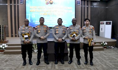 Buka-Rakernis-Humas-2026,-Karo-SDM-Polda-NTT-Tekankan-Strategi-Literasi-Digital;-Humas-Polresta-Kupang-Kota-Raih-Penghargaan-Juara-2.