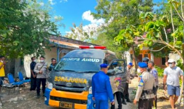 Bakti-Sosial-HUT-Bhayangkara-ke-80,-Ditpolairud-Polda-NTT-Tempuh-147-Kilometer-Antar-Jenazah-Warga-Kurang-Mampu-ke-Kampung-Halaman.