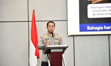 Satu-Kapal-Menuju-Generasi-Emas,-Polda-NTT-Gelar-Seminar-The-Art-of-Smart-Parenting-Sambut-HUT-Bhayangkara-ke-80-dan-HKGB-ke-74.