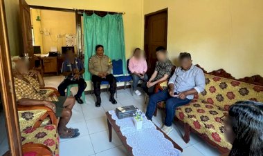 Selesaikan-Keluhan-Warga-Soal-Pembakaran-Sampah,-Bhabinkamtibmas-Kelurahan-Oeba-Gelar-Mediasi-Damai
