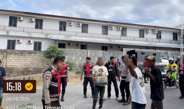 Respons-Cepat-Laporan-Warga,-Sat-Samapta-Polresta-Kupang-Kota-Tertibkan-Pungli-Jalanan-dan-Bubarkan-Judi-Sabung-Ayam.