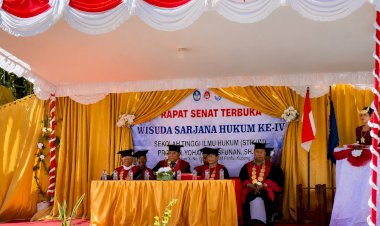 Kapolsek-Maulafa-Hadiri-Rapat-Senat-Terbuka-Wisuda-Ke-IV-STIKUM-Prof.-Dr.-Yohanes-Usfunan,-S.H.,-M.H.,-Nasipanaf