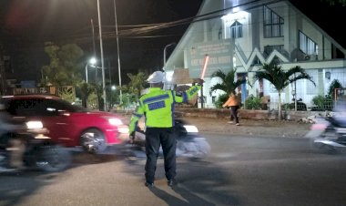 Satlantas-Polresta-Kupang-Kota-Amankan-Ibadah-Hari-Minggu-di-Sejumlah-Gereja,-Wujudkan-Kamseltibcarlantas.