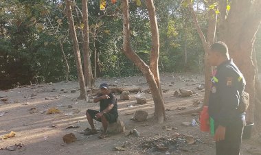 Judi-Sambung-Ayam-Marak-di-Bantaran-Kali-Airnona,-Pemilik-Tanah-Tegas-Larang-Aktivitas-Perjudian.