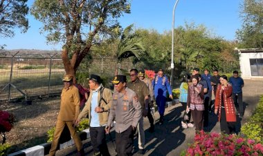 ​​​​​​​Kapolresta-Kupang-Kota-Bersama-Ketua-Bhayangkari,-Antar-Keberangkatan-Kapolda-NTT-Menuju-Kabupaten-Manggarai.