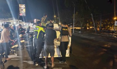Respons-Cepat-Laka-Lantas-Saat-Patroli-Malam,-Korban-Dievakuasi-ke-Rumah-Sakit.