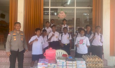 Tak-Ingin-Tawuran-Terjadi,-Kapolsek-Kota-Raja-Pantau-Langsung-Bubaran-Siswa-SMP.