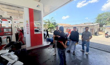 Polresta-Kupang-Kota-Lakukan-Pengecekan-di-SPBU-Frans-Seda-dan-SPBU-Alak,-Pastikan-Distribusi-BBM-Subsidi-Tepat-Sasaran.