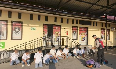 Gerak-Cepat-Polresta-Kupang-Kota-Amankan-Tawuran-Pelajar-SMKN-3,-Belasan-Siswa-Digelandang-ke-Mapolresta.