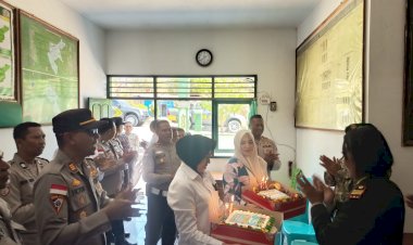 Kapolsek-Alak-Perkuat-Sinergitas-TNI-Polri-Lewat-Momentum-HUT-ke-81-TNI-di-Koramil-Alak