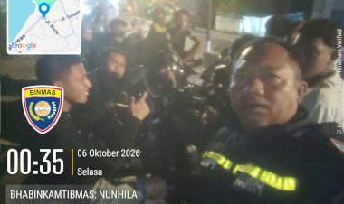 Demi-Malam-yang-Tenang,-Bhabinkamtibmas-Nunhila-Hadir-Menyapa-Pemuda-dan-Jaga-Kenyamanan-Warga.