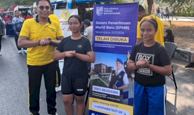 Dekatkan-Informasi-bagi-Masyarakat,-Bag-SDM-Polresta-Kupang-Kota-Sosialisasikan-Penerimaan-Siswa-SMA-Kemala-Taruna-Bhayangkara-di-Area-CFD.
