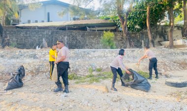Dari-Aksi-Bersih-Pantai-hingga-Edukasi-Kamtibmas,-Satbinmas-Polresta-Kupang-Kota-Hadir-untuk-Masyarakat.
