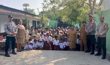 Cegah-Bullying-Sejak-Dini,-Polsek-Kota-Raja-Tanamkan-Pesan-Anti-Perundungan-kepada-Siswa-SD-Negeri-Oebobo-1.