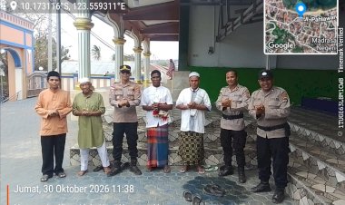 Jumat-Keliling-di-Masjid-Nurul-Mubien,-Kapolsek-Alak-Pererat-Silaturahmi-dengan-Tokoh-Agama-dan-Masyarakat