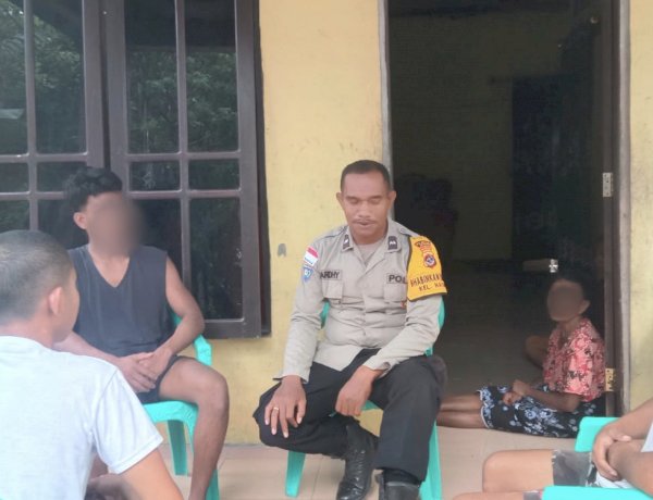 Bhabinkamtibmas Naioni Mediasi Kasus Pemukulan yang Berujung Aksi Balasan, Sepakat Diselesaikan Secara Kekeluargaan.