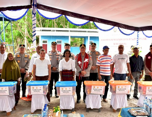 Wakapolri Bersama Perwakilan Akpol ’90 Dhira Brata Resmikan Sumur Bor dan Serahkan Bantuan untuk 2.983 Warga Pengungsi Lewotobi di Huntara II Konga