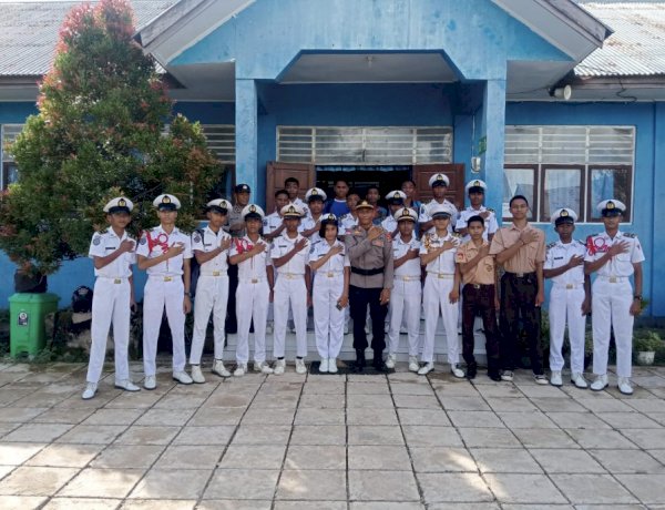Kapolsek Alak Jadi Irup di SMK Negeri 7 Kota Kupang, Tekankan Disiplin dan Cegah Kenakalan Remaja.
