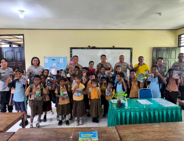Peduli Pendidikan, Polresta Kupang Kota Salurkan Bantuan Perlengkapan Sekolah bagi Siswa Kurang Mampu di SD Negeri Pasir Panjang.