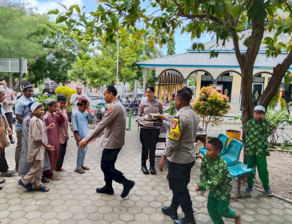Polri Hadir untuk Pendidikan, Bantuan Alat Tulis Diserahkan di Sekolah Al Anshar Kupang.