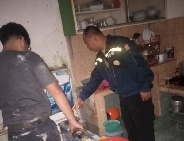Respon Cepat Laporan Warga, Bhabinkamtibmas Kolhua Tangani Kejadian Gas Meledak di BTN Kolhua.