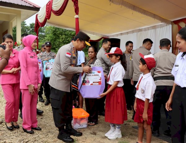 Kapolda NTT Berbagi Tali Asih di Peresmian Pospol Umbu Ratu Nggay Barat, Wujud Semangat “NTT Penuh Kasih”