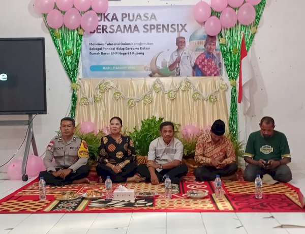 Bhabinkamtibmas Nunbaun Delha Hadiri Buka Puasa Bersama di SMPN 6 Kota Kupang, Ajak Jaga Toleransi Antar Umat Beragama.