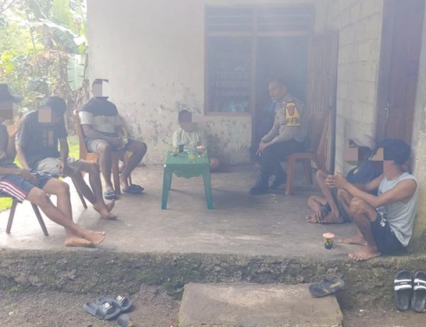 Bhabinkamtibmas Naioni Mediasi Kasus Penganiayaan, Kedua Pihak Sepakat Damai.