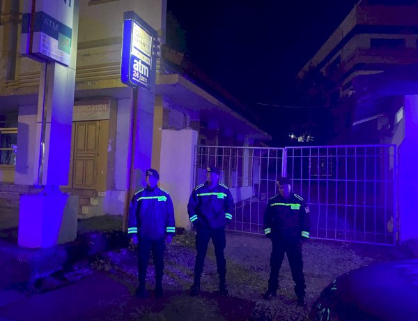 Hingga Dini Hari, Sat Samapta Polresta Kupang Kota Intensifkan Patroli Lampu Biru Cegah Kriminalitas Jalanan.