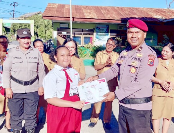 Polisi Hadir Beri Motivasi, Polsek Kota Raja Apresiasi Siswa Berprestasi Nasional.