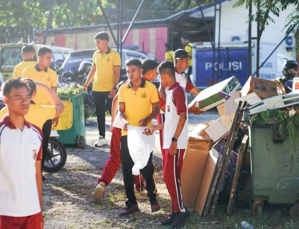 Polresta Kupang Kota Kerja Bakti di Asrama Lasikode, Wujudkan Lingkungan Asri dan Sehat.