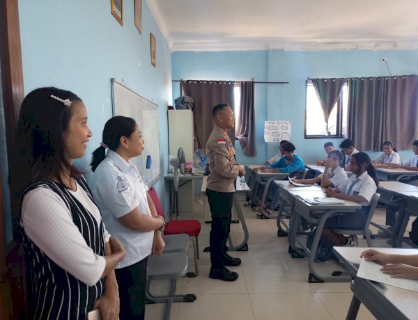 Kapolsek Maulafa Patroli ke SMA Generasi Unggul Bello, Ajak Sinergikan Sekolah dan Orang Tua Awasi Siswa, Jauhi Narkoba dan Alkohol.