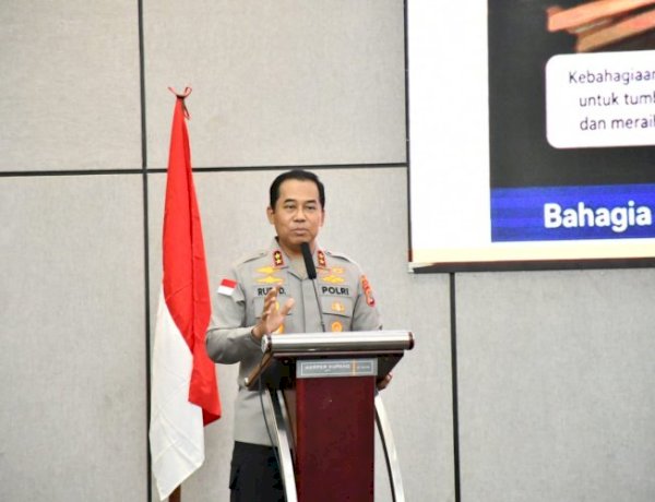 Satu Kapal Menuju Generasi Emas, Polda NTT Gelar Seminar The Art of Smart Parenting Sambut HUT Bhayangkara ke-80 dan HKGB ke-74.