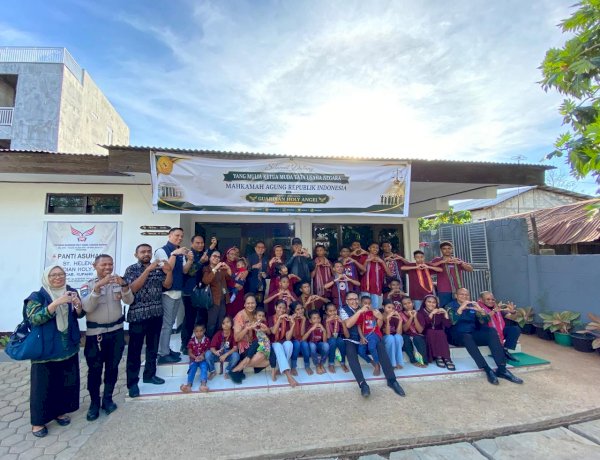 Bhabinkamtibmas Oetete Laksanakan Pemantauan dan Pengamanan Kunjungan Ketua Muda TUN Mahkamah Agung RI