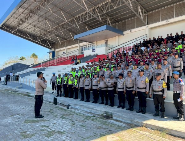 Polresta Kupang Kota Siagakan Ratusan Personel, Amankan KKR Gereja Mawar Sharon di GOR Oepoi.