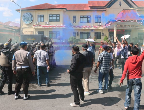 Polresta Kupang Kota Tingkatkan Kesiapsiagaan Personel Melalui Latihan Dalmas