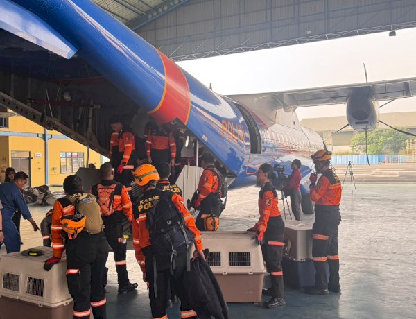 Terus Bergerak Cepat, Polri Kembali Kirim K9, Obat-obatan dan 3,4 Ton Bantuan ke NTT.