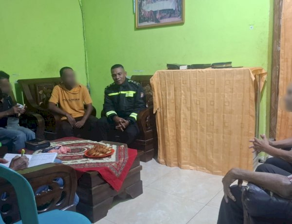 Bhabinkamtibmas Bakunase II Mediasi Perkelahian, Dua Warga Sepakat Berdamai.