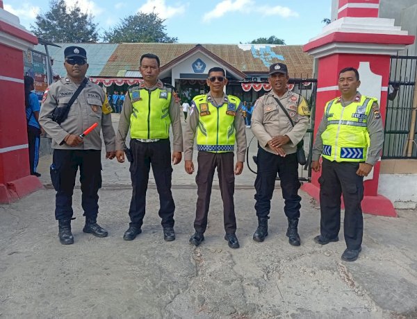 Polsek Maulafa Kawal Gerak Jalan Santai Meriahkan HUT ke-81 RI dan HUT ke-30 SMAN 7 Kupang