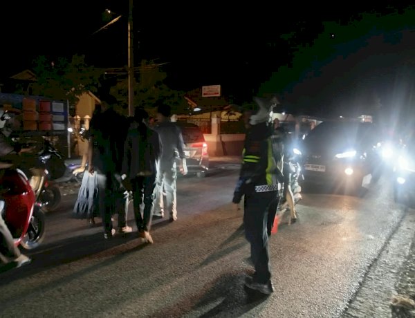 Jaga Keamanan dan Kelancaran Lalin, Polsek Maulafa Amankan Ibadah Minggu di Penfui.