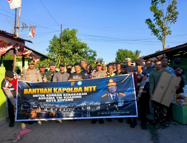 Kapolresta Kupang Kota Salurkan Bantuan Kapolda NTT bagi Korban Kebakaran Asrama TNI-AD Kuanino