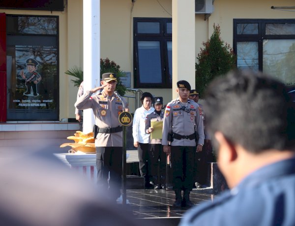 Jaga Kepercayaan Masyarakat, Kapolresta Kupang Kota Minta Personel Terus Berikan Pelayanan Terbaik.