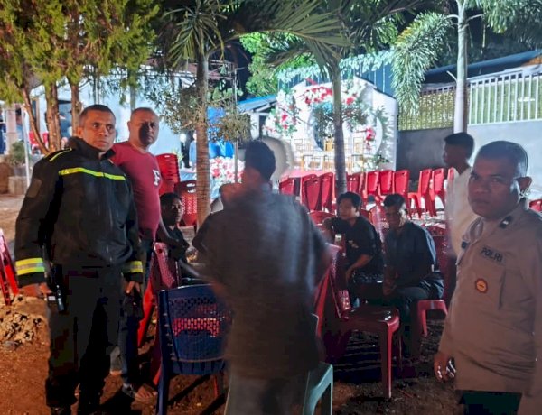 Patroli Cipta Kondisi Dini Hari, Polsek Maulafa Respon Cepat 110 Tertibkan Syukuran Pernikahan di Fatukoa yang Ganggu Kenyamanan Warga.
